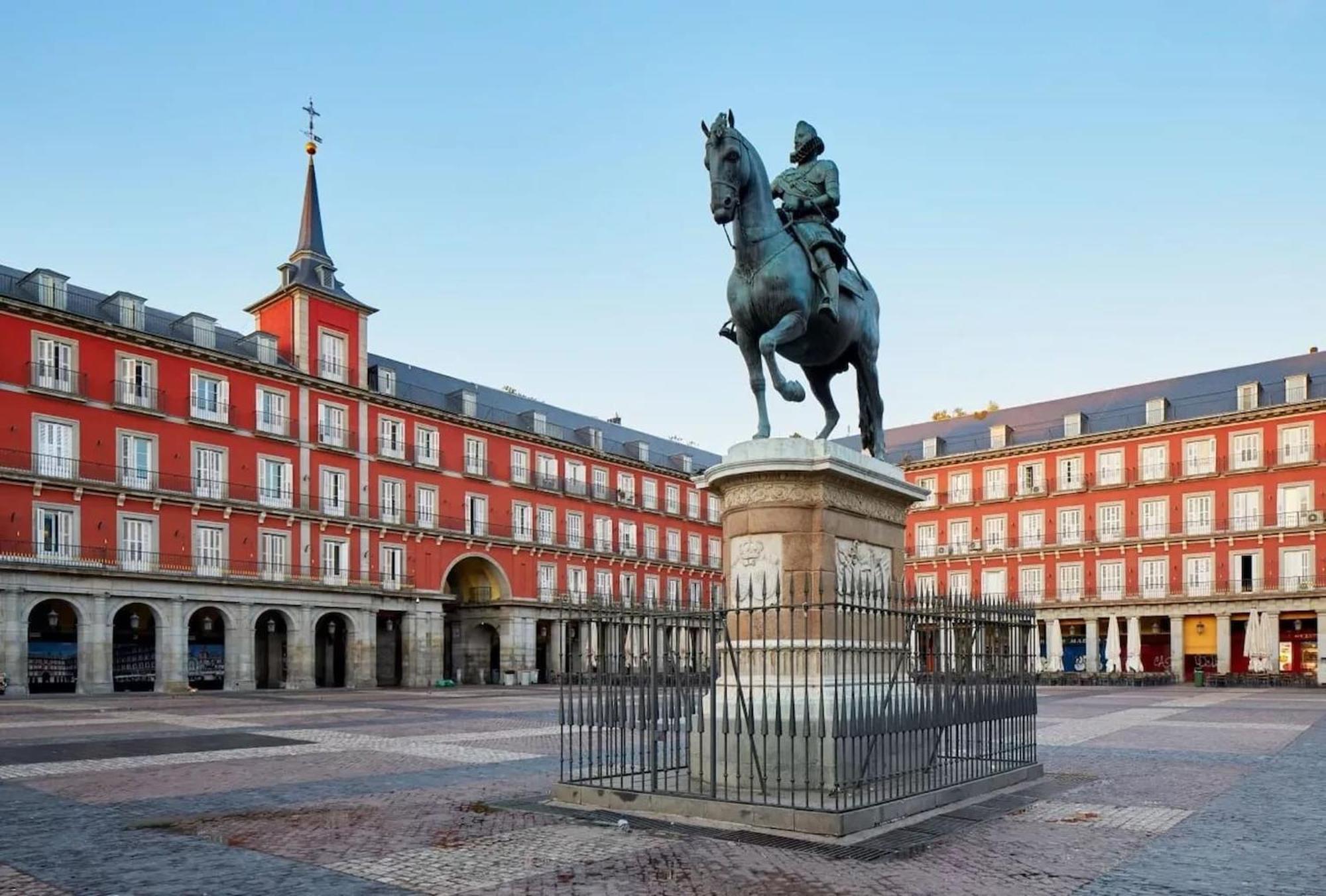 Apartamentos Day Madrid Ildefonso Centro Gran Via Sol Malasana Dış mekan fotoğraf