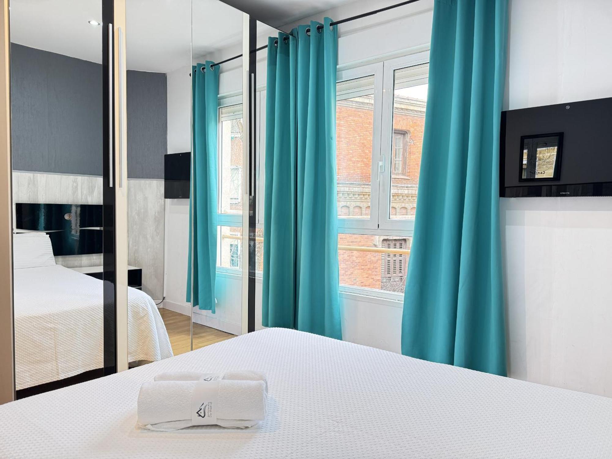 Apartamentos Day Madrid Ildefonso Centro Gran Via Sol Malasana Dış mekan fotoğraf